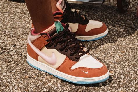 nike dunk mid chocolate milk